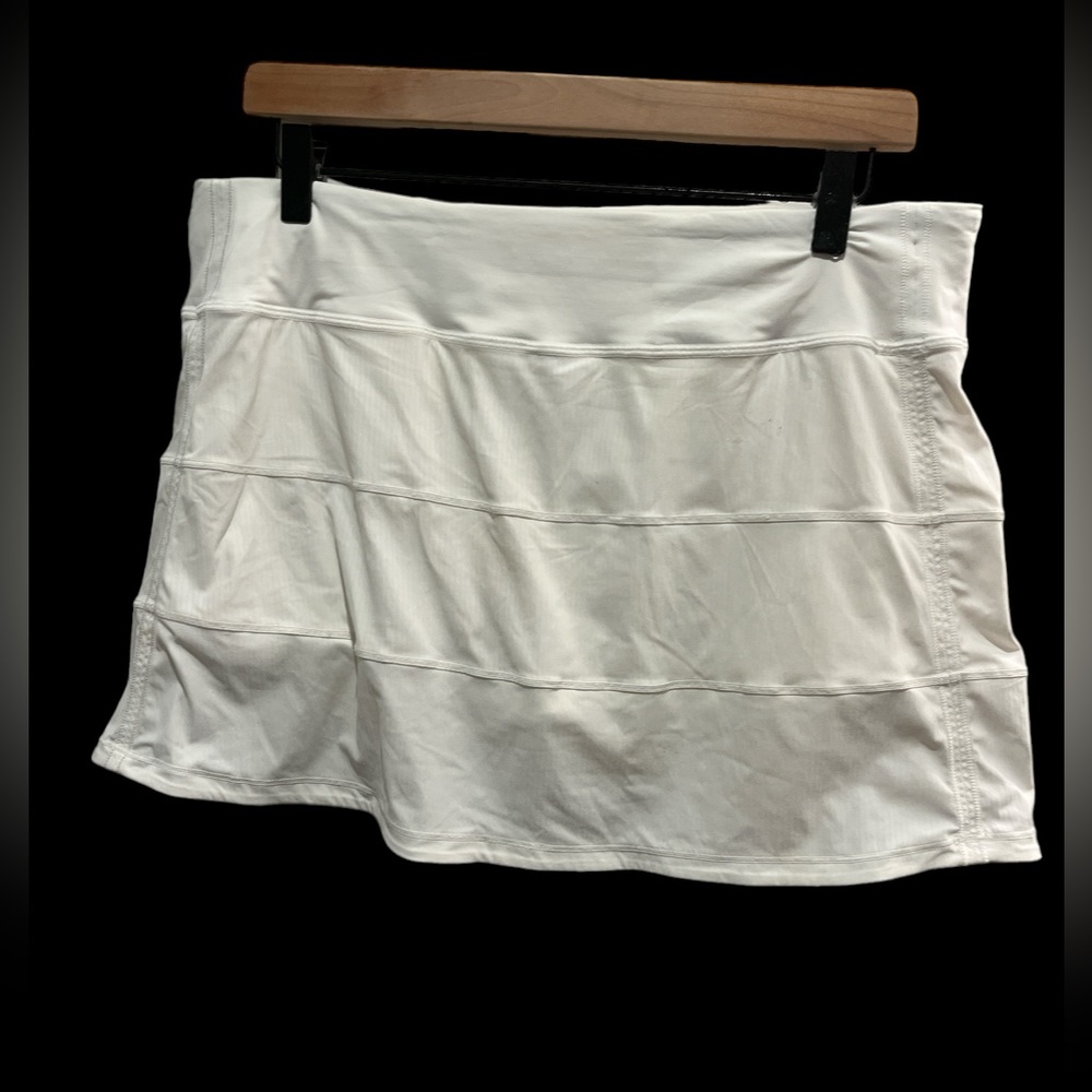 White Lululemon Pace-Rival Midrise skirt *Long in size 10 Tall